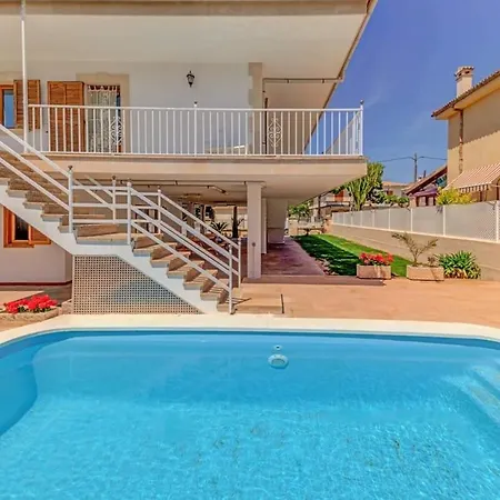 Jas - Close To The With Pool Кан Пикафорт